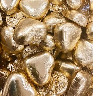 Sweetas954 Bulk Chocolates Milk Chocolate Love Hearts Gold - 1kg 1 Sweetas954 Bulk Chocolates Milk Chocolate Love Hearts Gold - 1kg