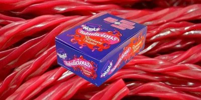 Sweetas954 Darrell Lea Fabulicious Raspberry Twister